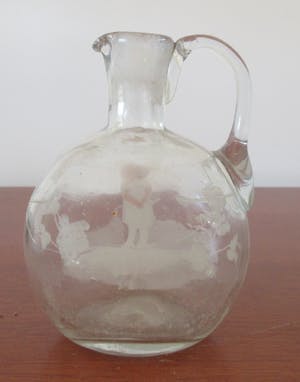 Niet of onleesbaar gesigneerd - Antiek 19e eeuwse Victoriaanse Mary Gregory Glazen mini Karafje kopen? Bied vanaf 10!