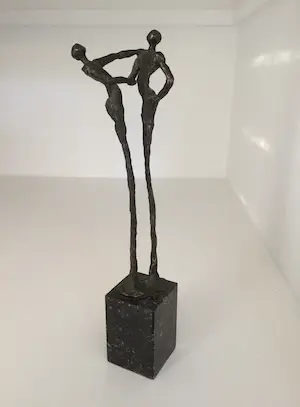Corry Ammerlaan - Sculptuur “ DANK “. 28 cm hoog - gesigneerd kopen? Bied vanaf 1!