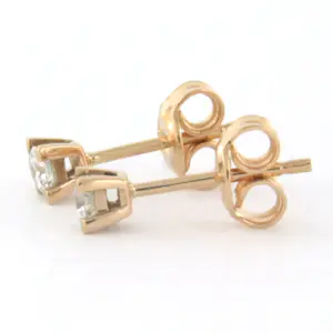 18k rosé gouden solitair oorknoppen met briljant geslepen diamant tot. 0.22ct kopen? Bied vanaf 290!
