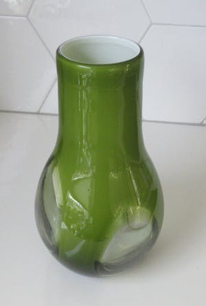Niet of onleesbaar gesigneerd - Groene vintage "Doorkijk" vaas - Murano kopen? Bied vanaf 10!