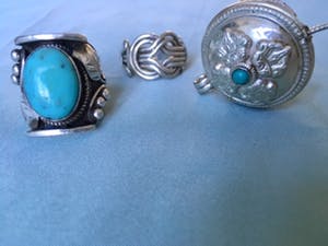 1e gehalte Zilver - 925 zilveren ringen en een verzilverde hanger kopen? Bied vanaf 1!