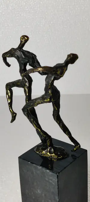 Niet of onleesbaar gesigneerd - Abstract bronzen sculptuur kopen? Bied vanaf 1!