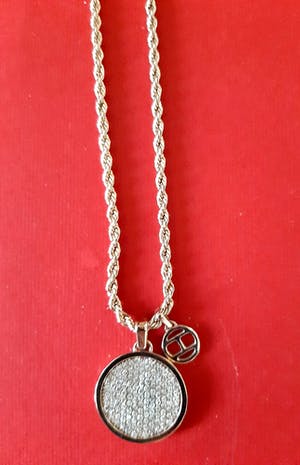 Niet of onleesbaar gesigneerd - Tommy Hilfiger ketting met hanger kopen? Bied vanaf 1!
