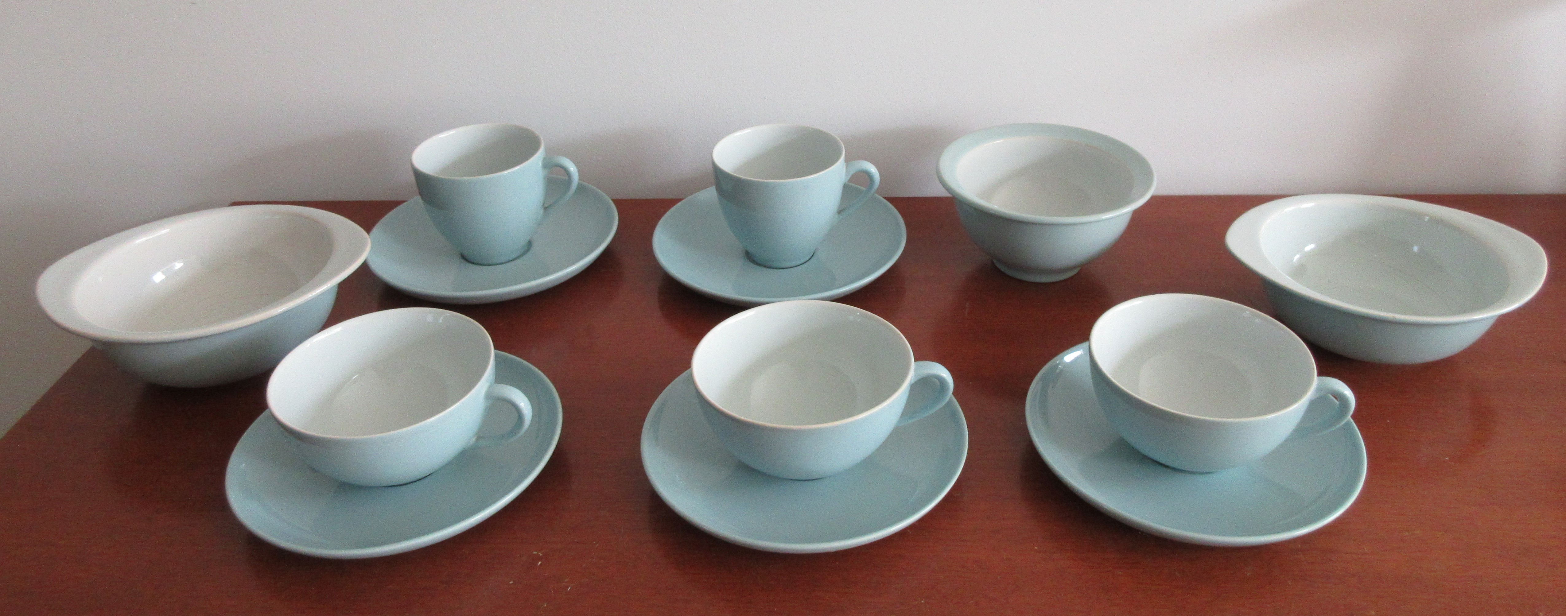 Willem de Vries - Willem de Vries voor Fris Edam - 13 onderdelen servies Symfonie - Prinsesse blau verkocht voor € 35!