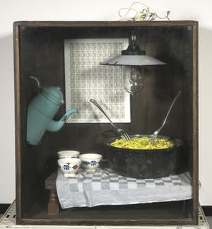 Harry Heyink - Voorstelling in houten box met lamp: De frieteters (naar Vincent van Gogh) (Groot) kopen? Bied vanaf 1!