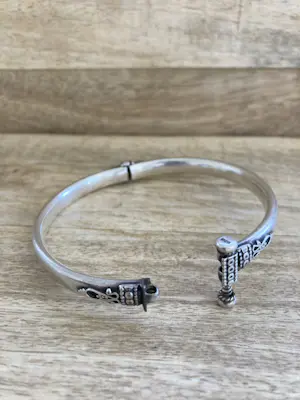 Zilveren armband met schroefsluiting kopen? Bied vanaf 52!