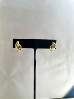 18kt gouden oorstekers, met simulanten van diamant1,61 gram verkocht voor € 90!