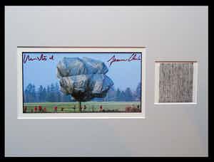 Christo - Collage " Wrapped Trees" 1998 - Riehen handgesigneerd inc. original stofmonster verkocht voor € 129!