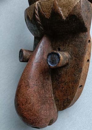 Grebo - Zelfzaam masker met hoorns / gazelle masker kopen? Bied vanaf 70!