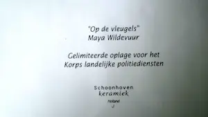 Maya Wildevuur - GROOT BORD “OP DE VLEUGELS” - in originele verpakking kopen? Bied vanaf 1!
