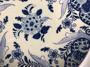 Niet of onleesbaar gesigneerd - Drie decoratieve hangborden, Delfts Blauw kopen? Bied vanaf 1!