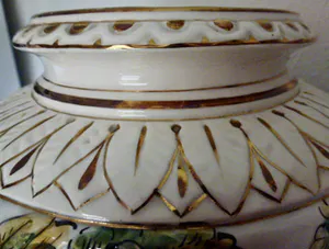 Real Fabbrica Capodimonte - Een mooie grote Italiaanse coupe op koperen voet. kopen? Bied vanaf 50!