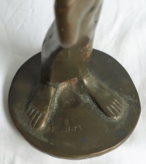 Brons (Onbekend) - Bronzen beeld , Naakte vrouw – gesigneerd ‘LM” – hoogte 46 cm. kopen? Bied vanaf 1!