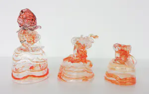 Yvon Trossèl - Drie gekleurde glazen jurkje's kopen? Bied vanaf 100!