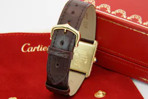 73 - Klassiek Cartier Tank Vermeil zilveren dames polshorloge met lederenband kopen? Bied vanaf 1750!
