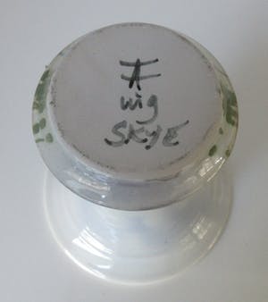 Niet of onleesbaar gesigneerd - Schots UIG Pottery vaasje kopen? Bied vanaf 1!