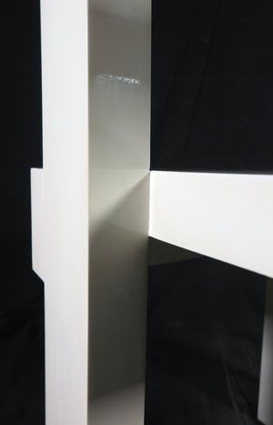 Gerrit Rietveld - (naar) - Wit gelakte houten Steltman stoel (links) kopen? Bied vanaf 500!