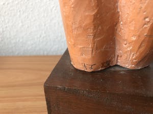 Herman Hofmans - Prachtig torso van vrouw - gesigneerd op houten voet. kopen? Bied vanaf 150!