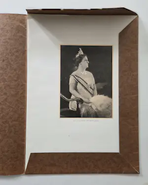 Wilhelmina van Oranje-Nassau - 12 prenten van schilderijen. 1935. kopen? Bied vanaf 69!