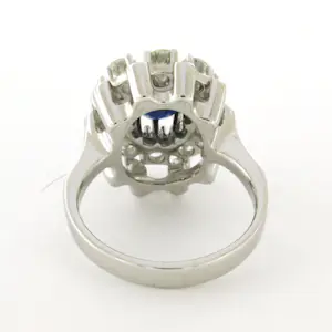 18k witgouden ring bezet met saffier en briljant geslepen diamanten tot. 0.65ct kaufen? Bieten Sie von 800!