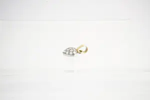 151 - Leuk 18 karaat wit gouden HART hangertje met 12 steens Zirkoon kopen? Bied vanaf 40!