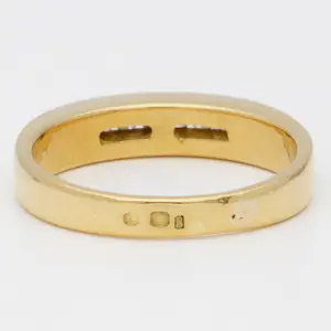 Geelgouden rij ring bezet met 8 briljant geslepen diamanten ca. 0.16 .ct kopen? Bied vanaf 275!