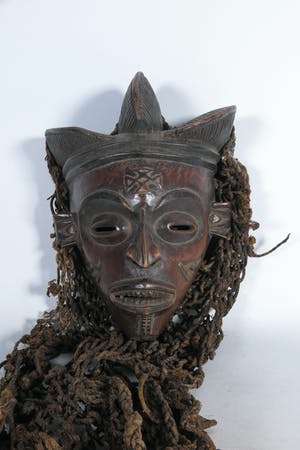 Chokwe - Houten Masker met spleetogen kopen? Bied vanaf 1!