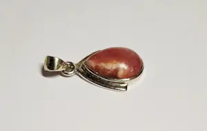 Nieuwe zilveren hanger met red stone Jaspis kopen? Bied vanaf 55!