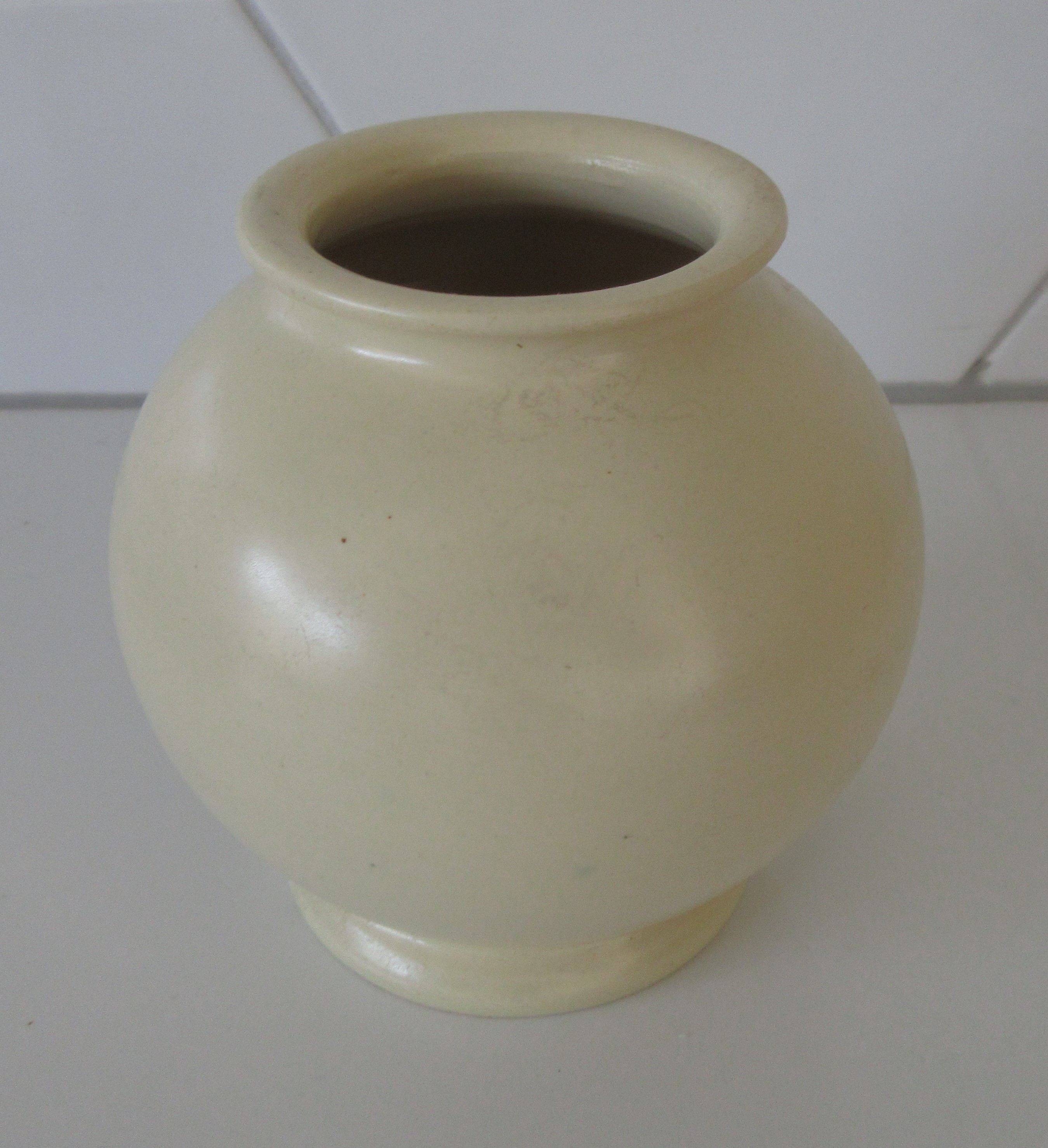 ADCO - Creme wit bolvaasje model 1020 kopen? Bied vanaf 1!