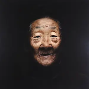 Denis Rouvre - C-print / dibond ( liquid gloss), Tsunami /Tomoko Ujiie uit de serie 'Low Tide' kaufen? Bieten Sie von 500!