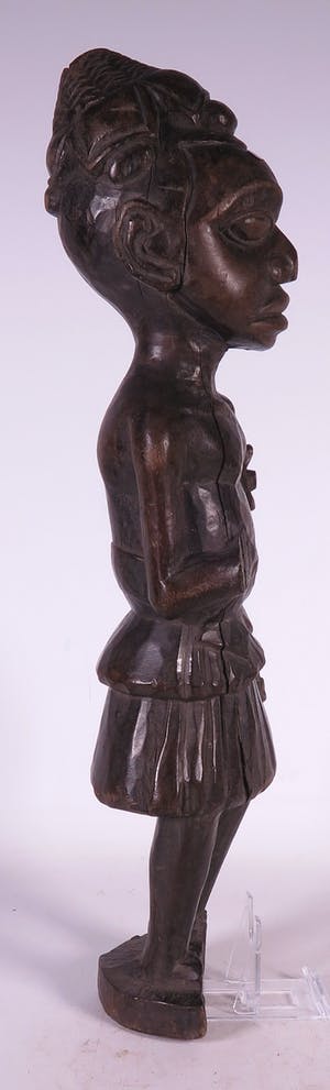 Kuba - Mannelijk houten beeld van krijger kopen? Bied vanaf 1!