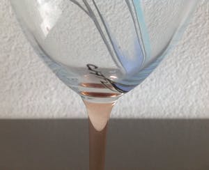 Corry Ammerlaan - Twee wijnglazen en een karaf kopen? Bied vanaf 9!