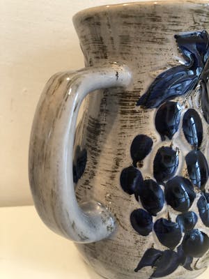 Niet of onleesbaar gesigneerd - Prachtige W-Germany keramiek kan en 5 mokken, in zeer goede staat kopen? Bied vanaf 1!