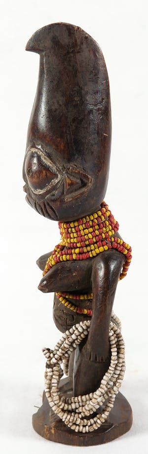 Ibedji - Vrouwenbeeld met kralen kopen? Bied vanaf 1!