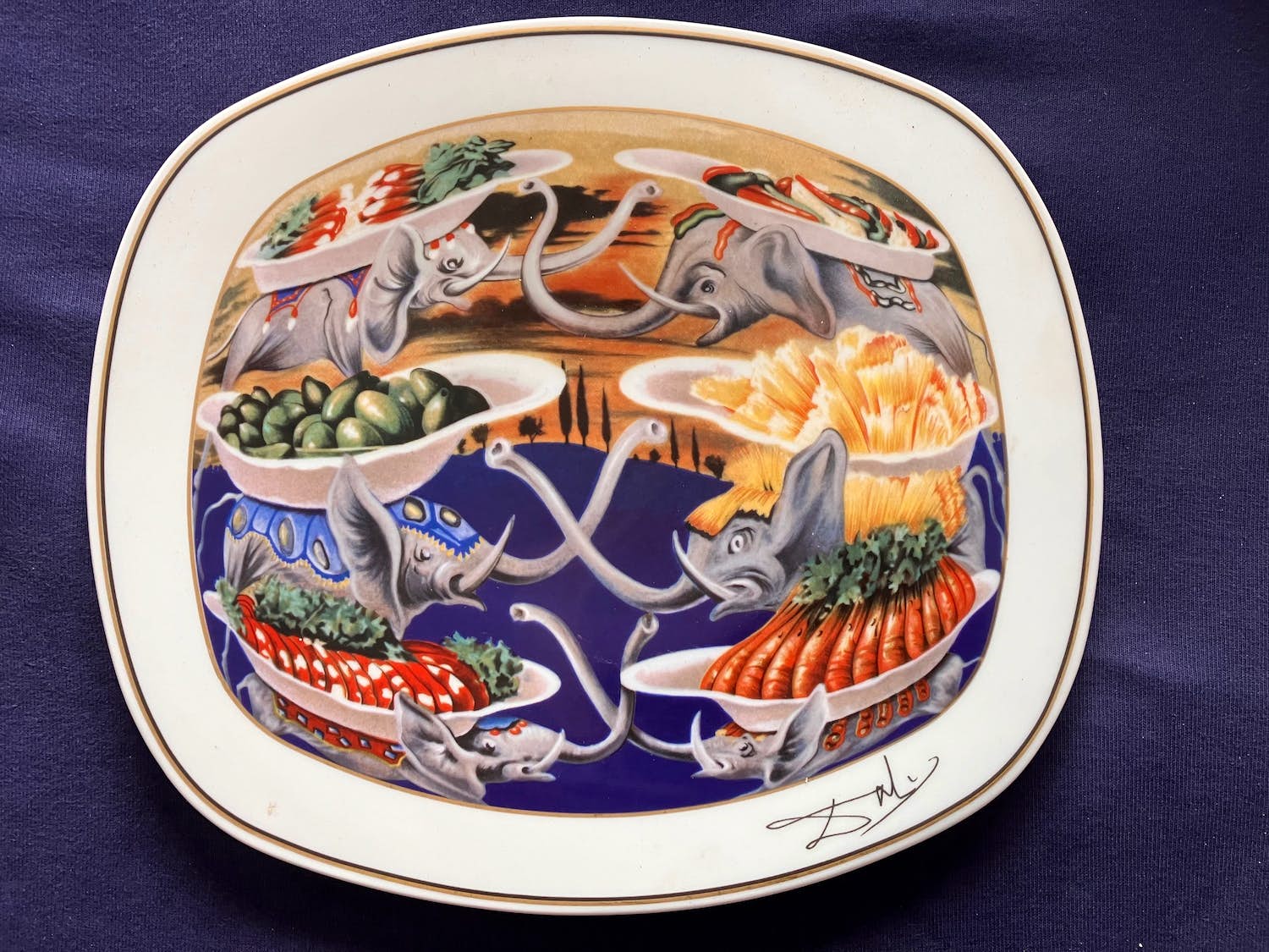 Royal Limoges - Salvador Dali ‘ Les delices de petits martyrs’ verkocht voor € 119!