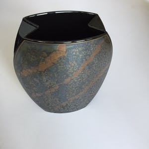 Jan van der Vaart - Taurusvaas , zwart, h 25 cm, beschilderd door H. Drexler, zeldzaam kopen? Bied vanaf 95!