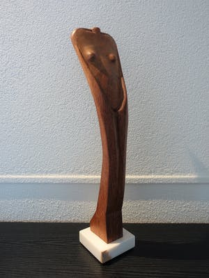 Niet of onleesbaar gesigneerd - Fraai gestileerd houten naakt (Amsterdamse school?) kopen? Bied vanaf 1!