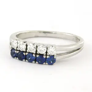 14k wit gouden ring bezet met saffier en briljant geslepen diamant tot. 0.32ct kopen? Bied vanaf 510!