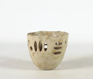 Carla van Ouwenaller - Aardewerk, Lot opengewerkte objecten kopen? Bied vanaf 35!