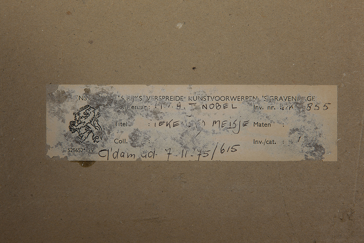 Hanneke Nobel - Tekenend meisje - Houtskool op papier - Gesigneerd R.O. - BKR Amsterdam - 1975 kopen? Bied vanaf 10!
