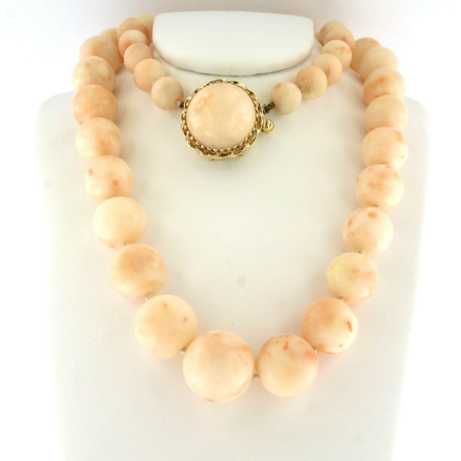 Gele slot met koraal aan een koralen kralen ketting - 55 cm kopen? Bied vanaf 650!