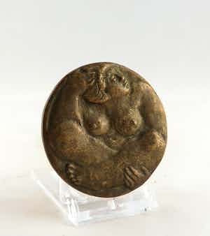 Theo van de Vathorst - Bronzen penning, A bird in the hand is worth two in the bush verkocht voor € 80!
