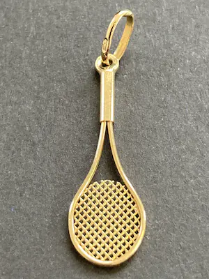 Acheter14  karaats geelgouden hanger, tennisracket? Enchérissez de 55!