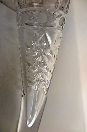 Niet of onleesbaar gesigneerd - 8x Decoratiekristal: 4 RCR Italiaanse Parfumflesjes, Russische Hoorn, Vaas e.a. kopen? Bied vanaf 1!