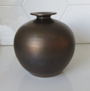 Niet of onleesbaar gesigneerd - Bronzen steengoed bolvaas van Ecri Katwijk kopen? Bied vanaf 1!