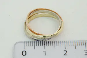 48 - Stijlvolle 14 karaats tri-color gouden dames design "trinity" ring kopen? Bied vanaf 140!