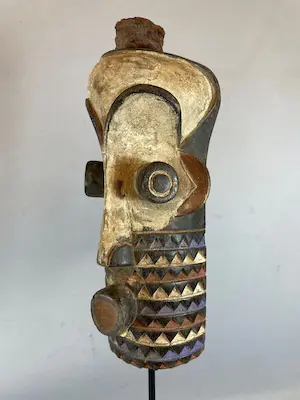 Pende - 220909 - African mask from the Pende - Congo. kopen? Bied vanaf 45!