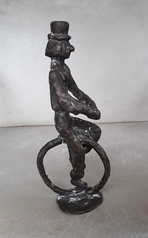 Siem Wardenaar - Bronzen beeld van een clown op eenwieler. kopen? Bied vanaf 45!