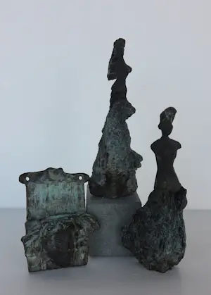 Mieke Oldenburg - Drie bronzen beeldjes, Vrouwfiguren kopen? Bied vanaf 150!