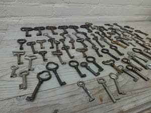 Curiosa - Partij sleutels van diverse afmetingen en metaal soorten. kopen? Bied vanaf 1!